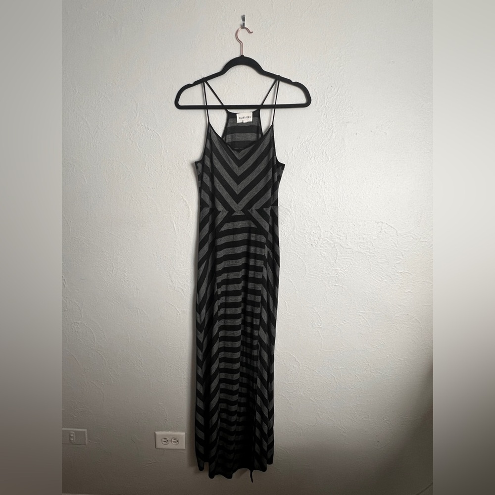 Olive & Oak Black and Gray Striped Maxi Dress Size XSmall